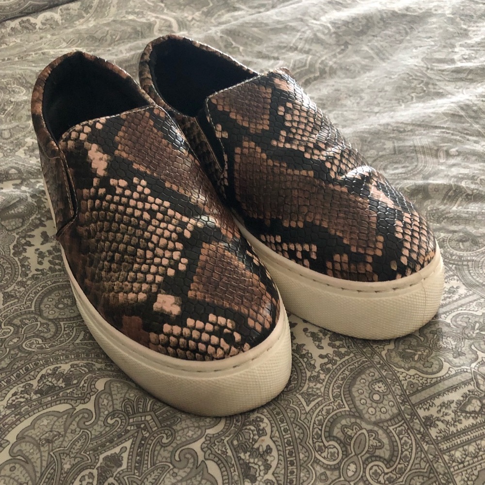 Snake Skin Slide-ons! - Picture 2 of 3